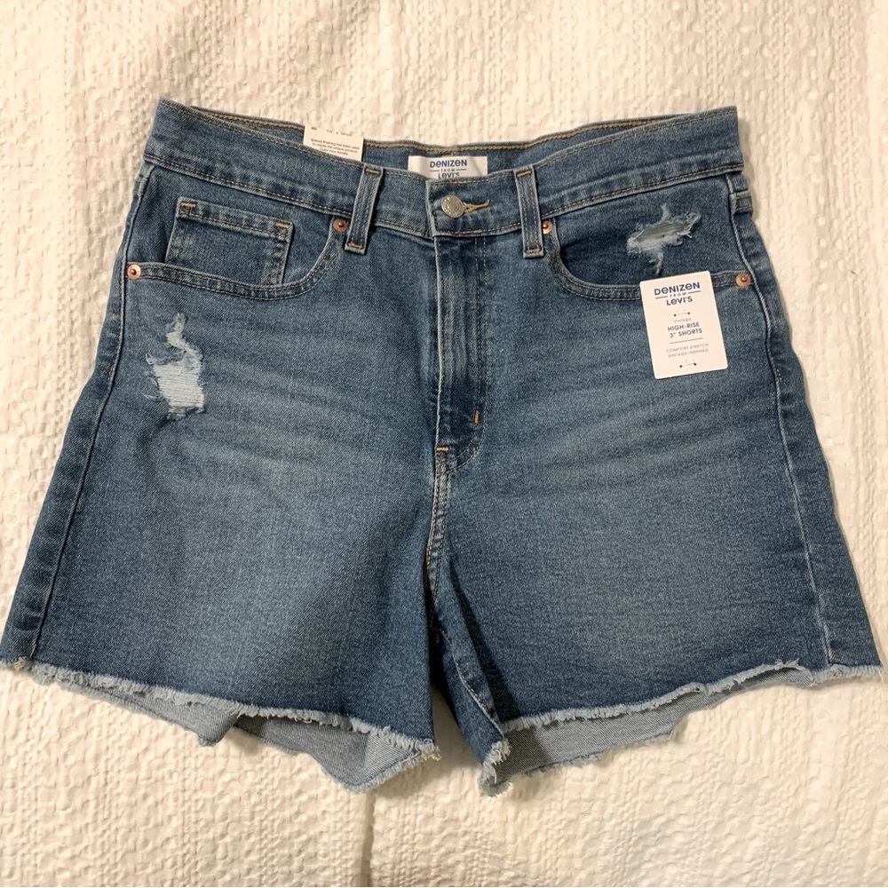 NWT Levi’s Vintage 3-in High Rise Shorts